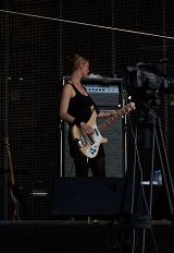 Tricky fotogén basszeros csaja
